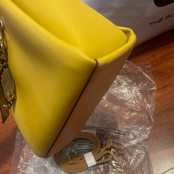 Aldo Yellow Medium Bag | Almost New | Handbag & Crossbody - Picture 7 of 11
